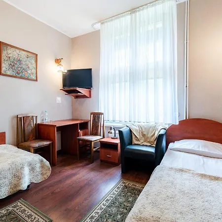 Pod Zamkiem Hotel 2*